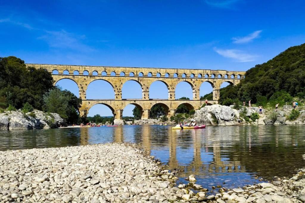 Insolite Studio -La Tour Des Templiers- Montfrin Kültér fotó