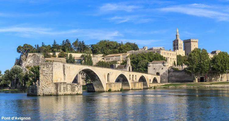 Insolite Studio -La Tour Des Templiers- Montfrin Kültér fotó